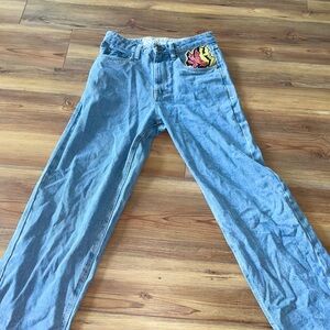 all sizes the same price varies pain one is women’s dm me which 1s you want